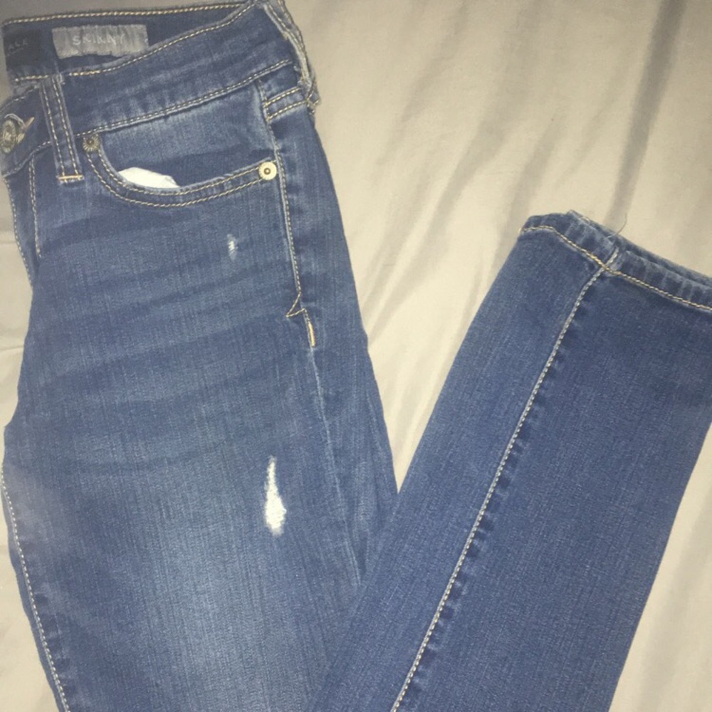 🎂 blue skinny jeans